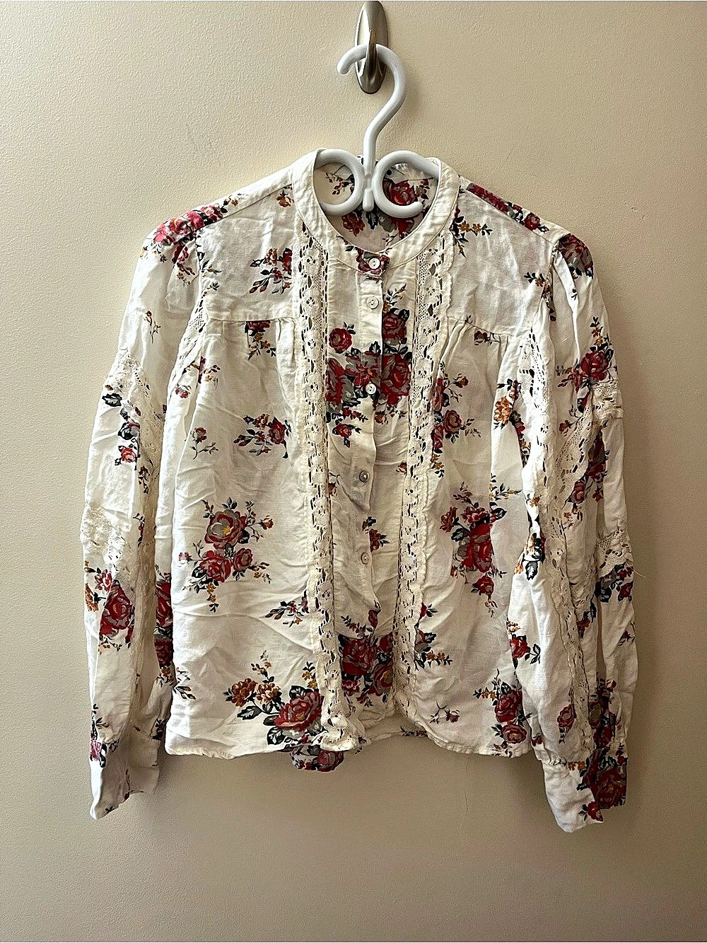 Zara Floral Lace Trim Blouse in White & Red Size small
